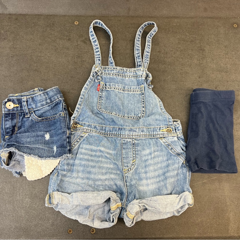 Bundle of 4T shorts